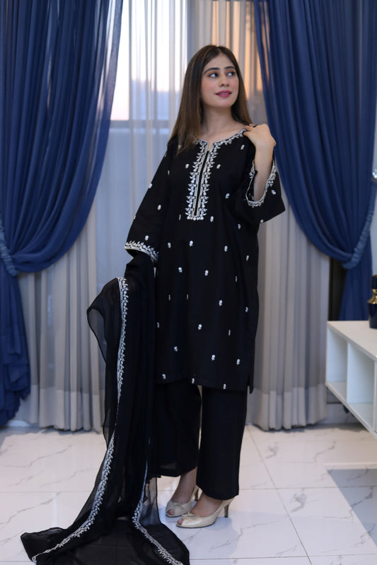 3 Piece - EMBROIDERED LAWN SUIT Black