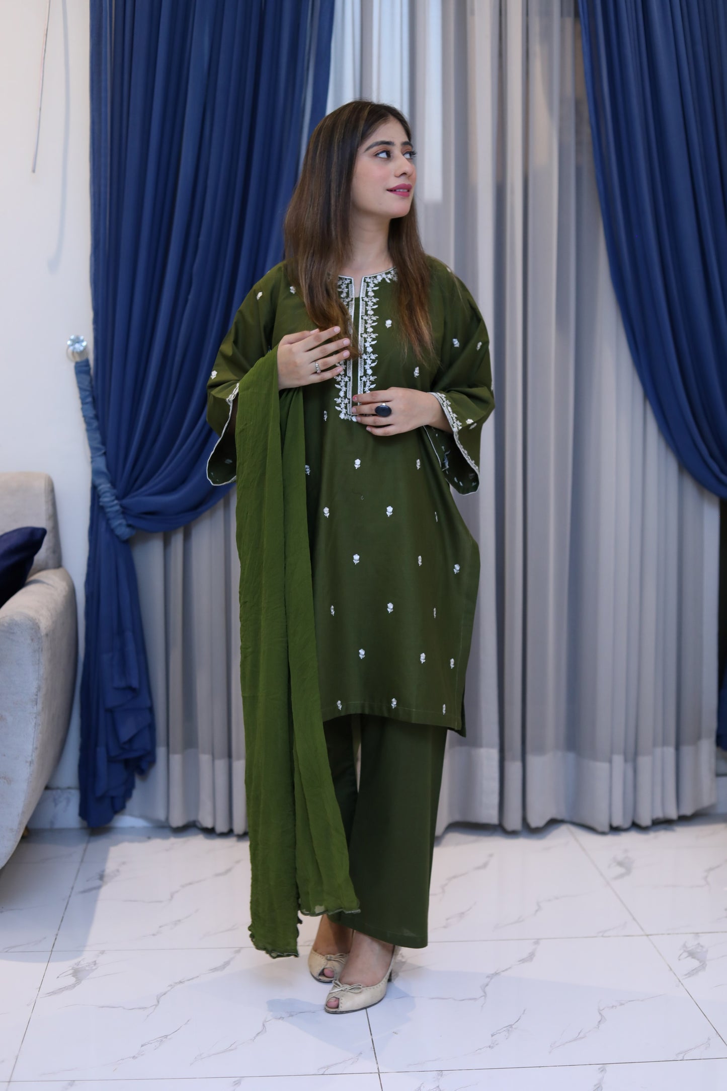 3 Piece - EMBROIDERED LAWN SUIT GREEN
