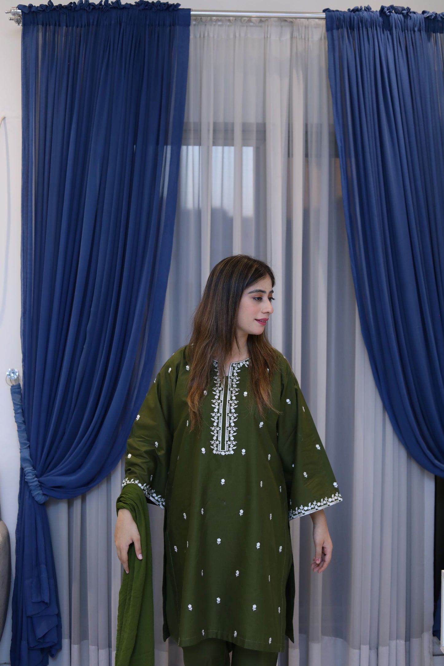 3 Piece - EMBROIDERED LAWN SUIT GREEN